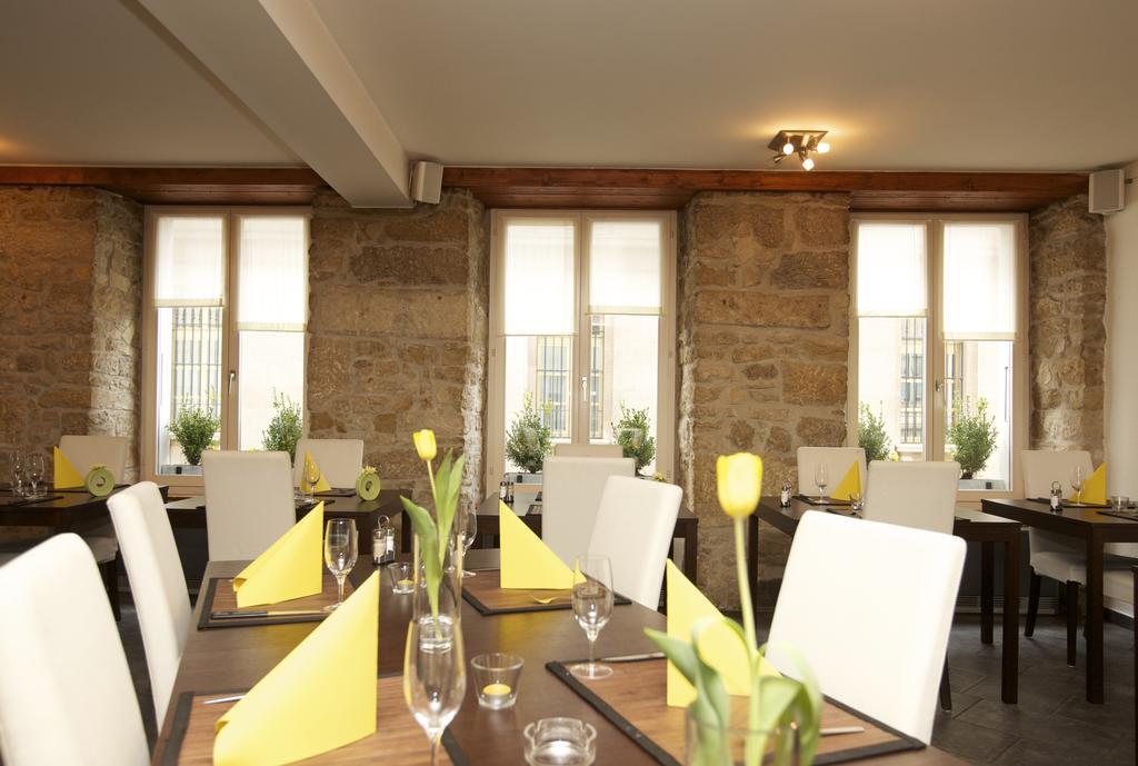 Hotel-Restaurant Le Lion D'Or Porrentruy Exteriör bild